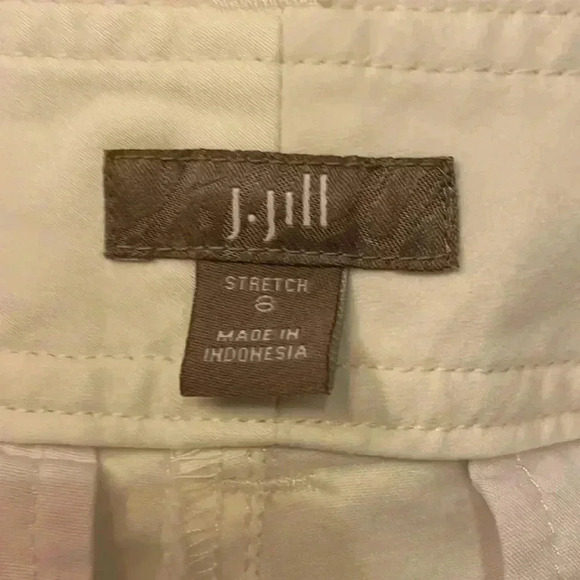 J. Jill Stretch Women’s 8 White Cuffed 6” Inseam Shorts - Picture 5 of 7
